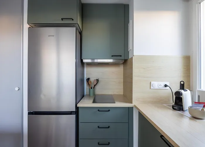 Nid Ensoleille - A Proximite De La ארסשון