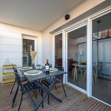 Nid Ensoleille - A Proximite De La * آركاشو